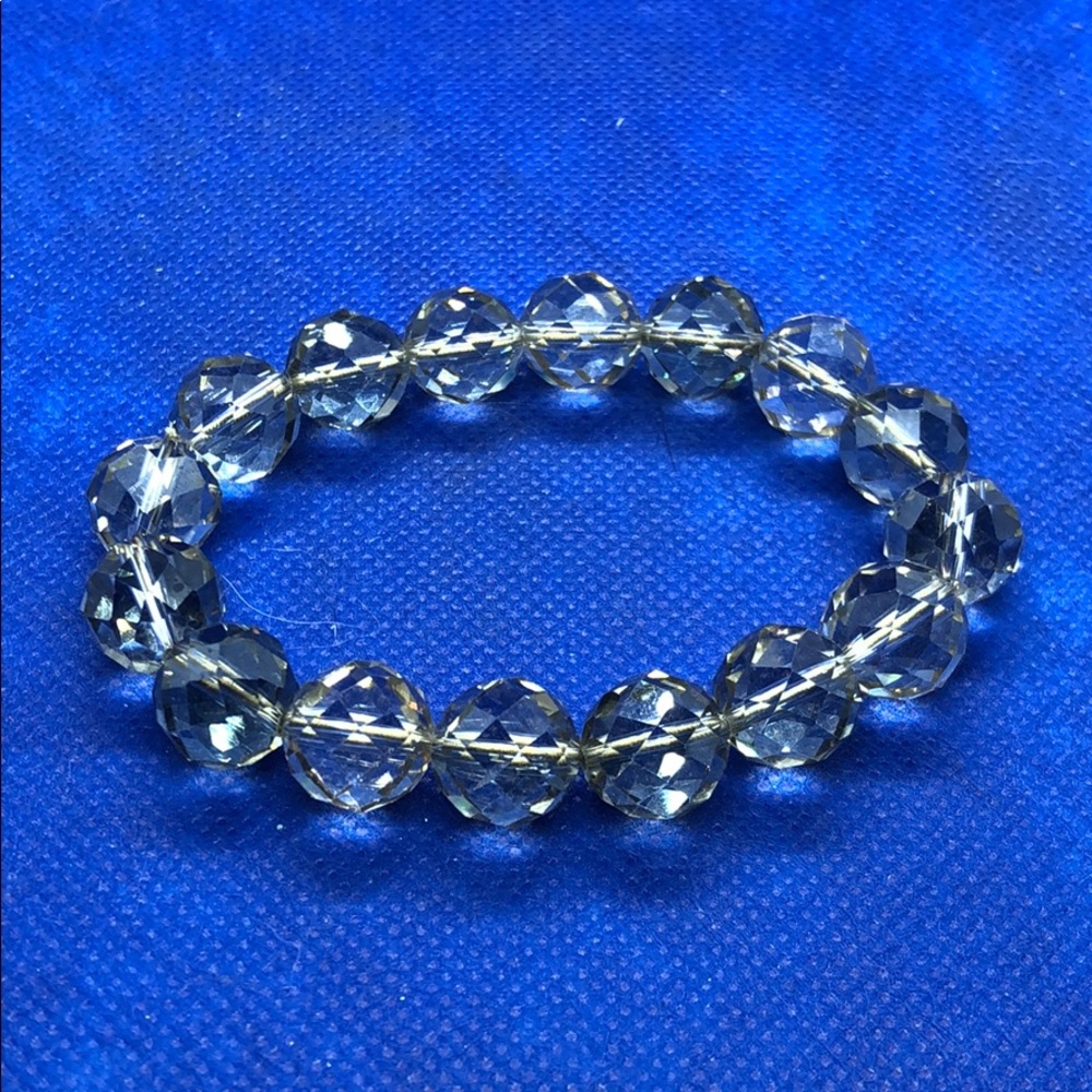 Bracelet clear